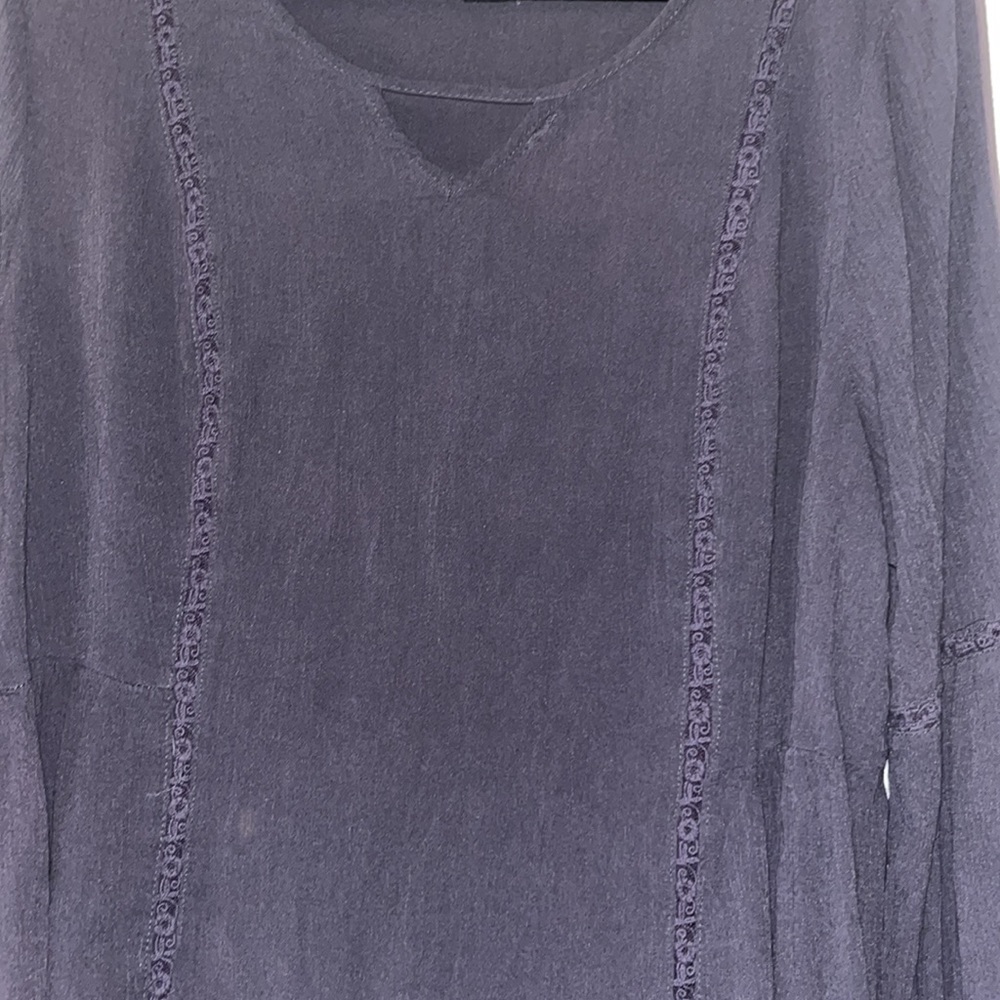 Plus size Top - Picture 2 of 3